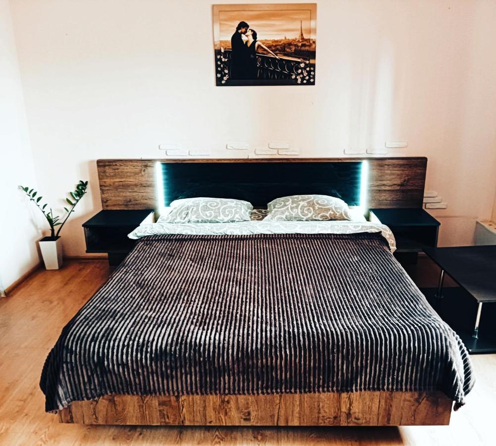 Studio apartments in center NEW 5 floor Ivano-Frankivsk Buitenkant foto
